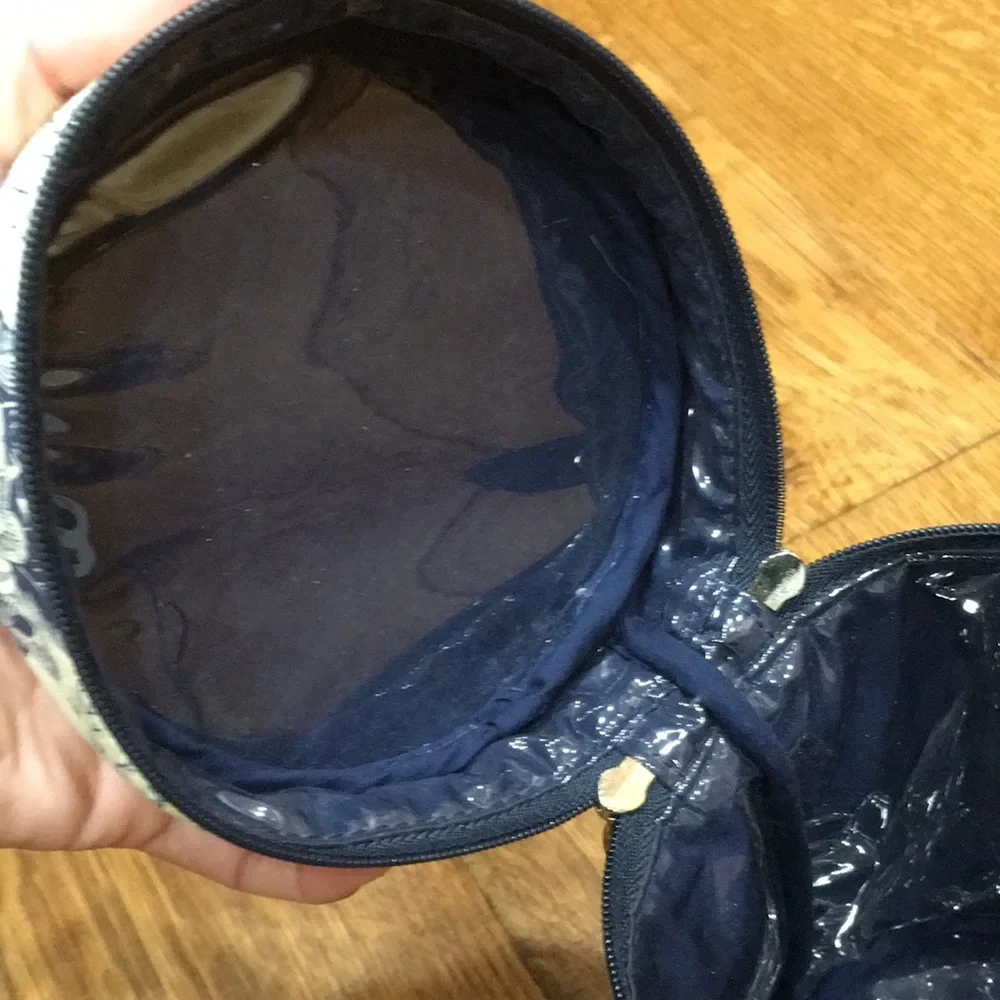 Crabtree and Evelyn make up accessories bag